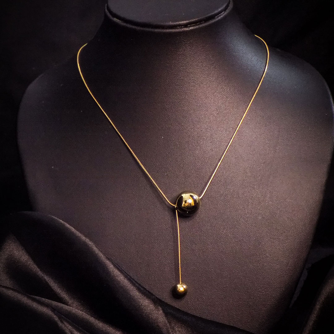 Gold Modern Pendant Necklace