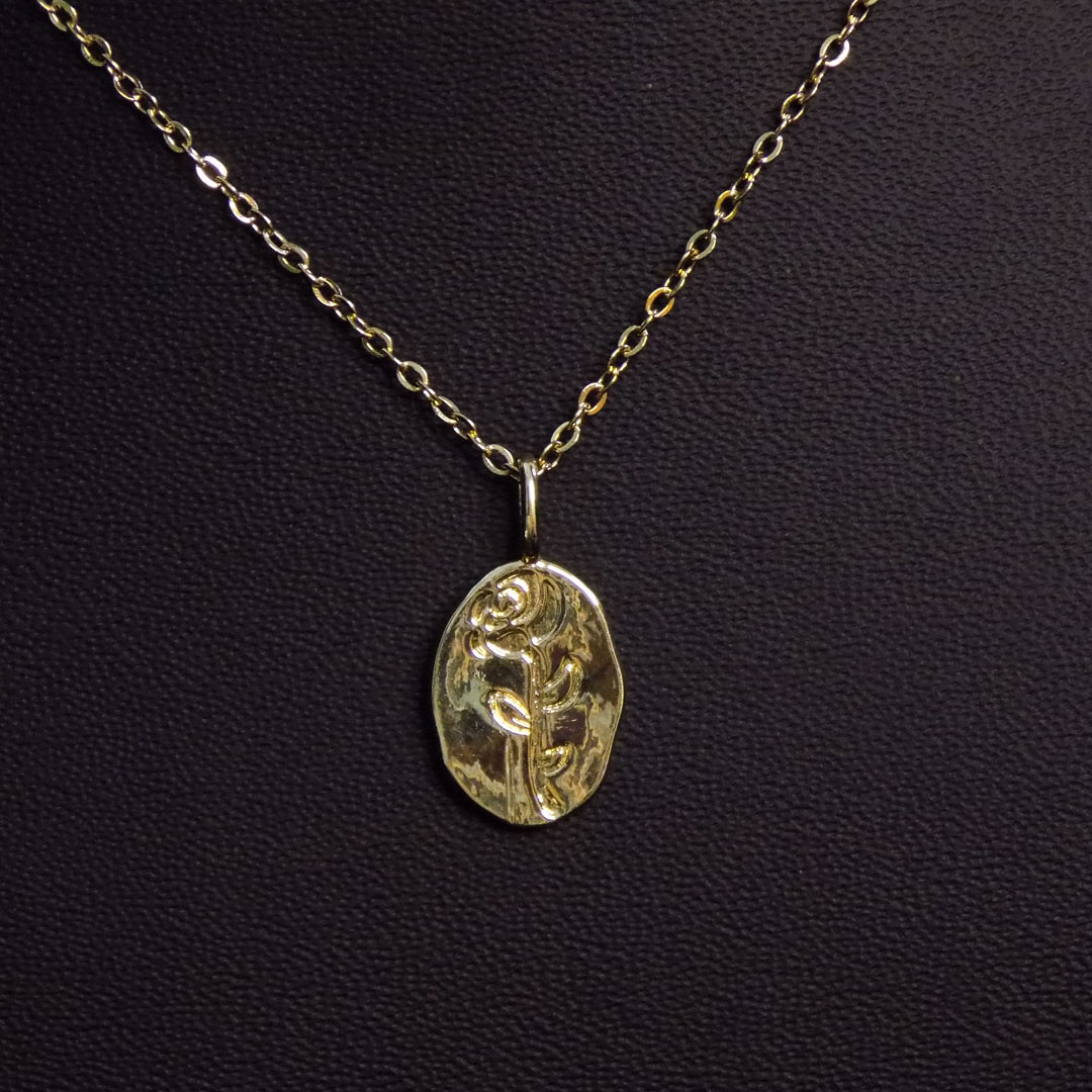 Gold rose pendant necklace