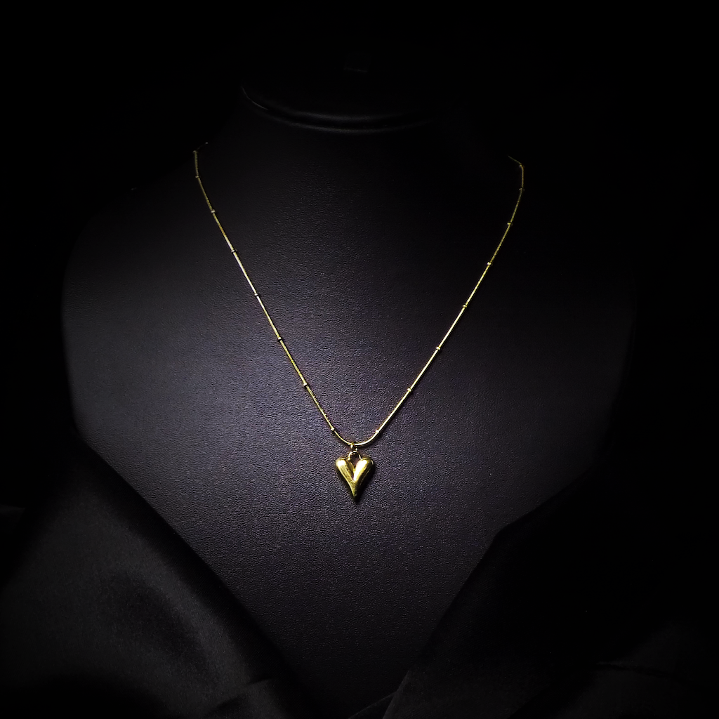 Amoura confetti heart pendant necklace