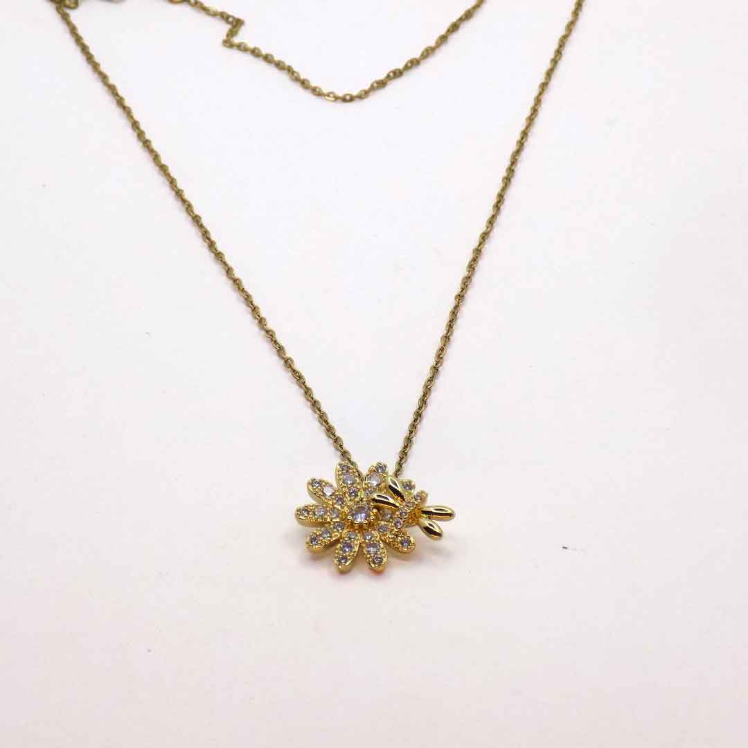 Daisy & Bee Gold Pendant Necklace
