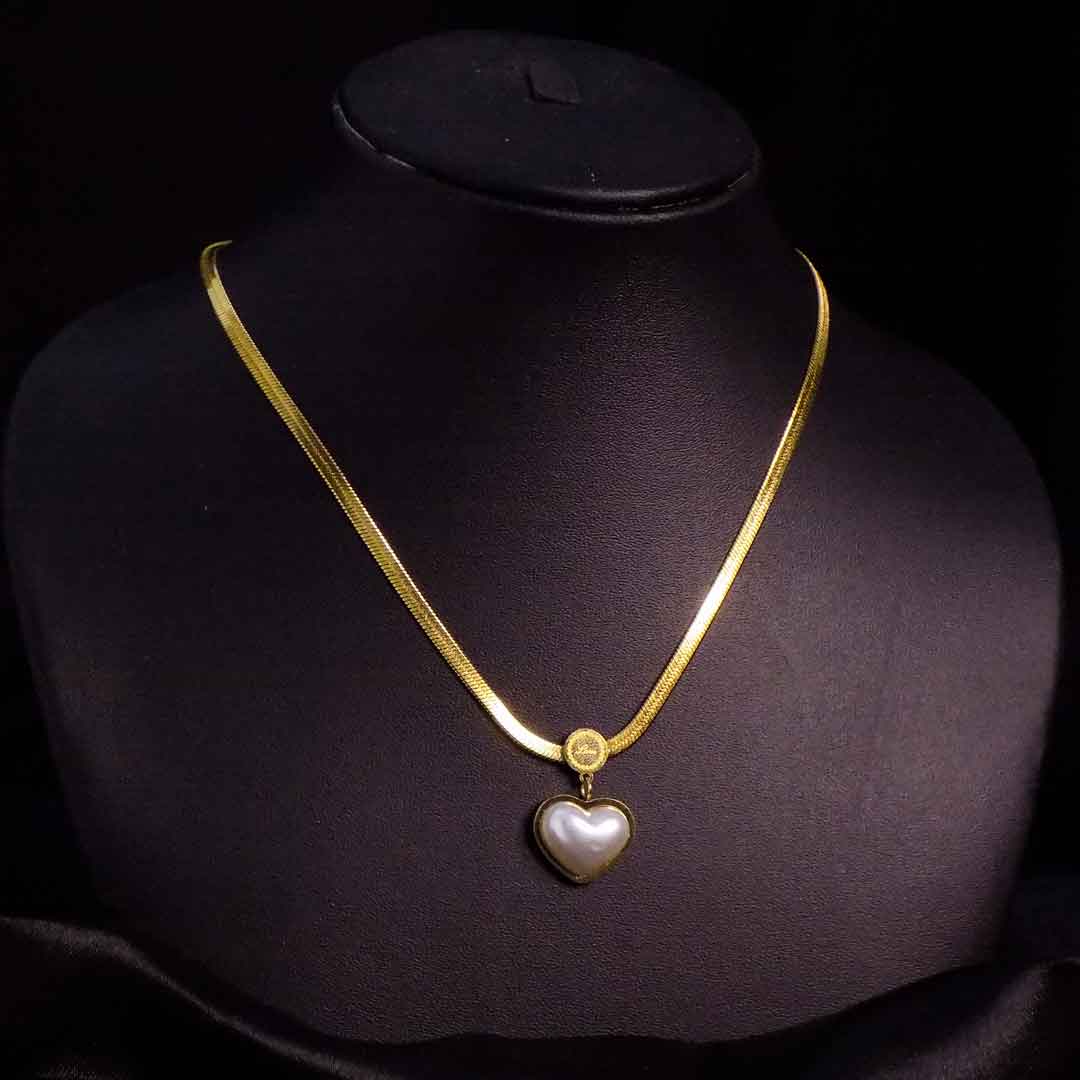Gold Heart Pendant Necklace