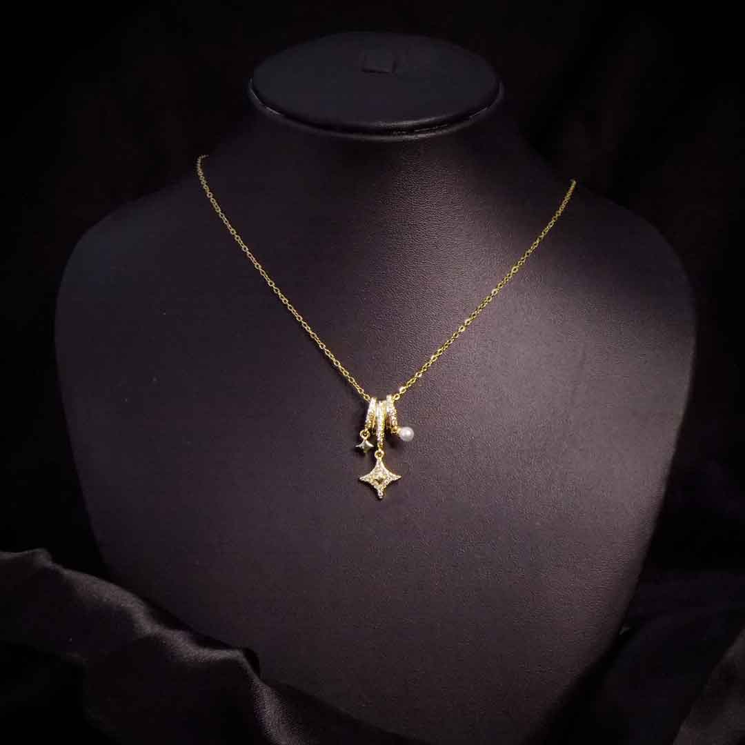 Gold Star Pendant Necklace