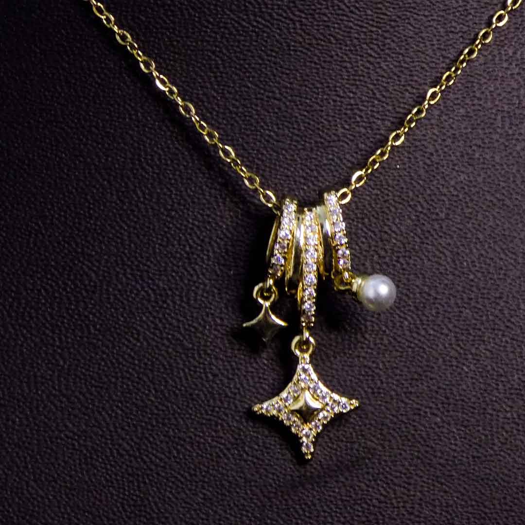 Gold Star Pendant Necklace
