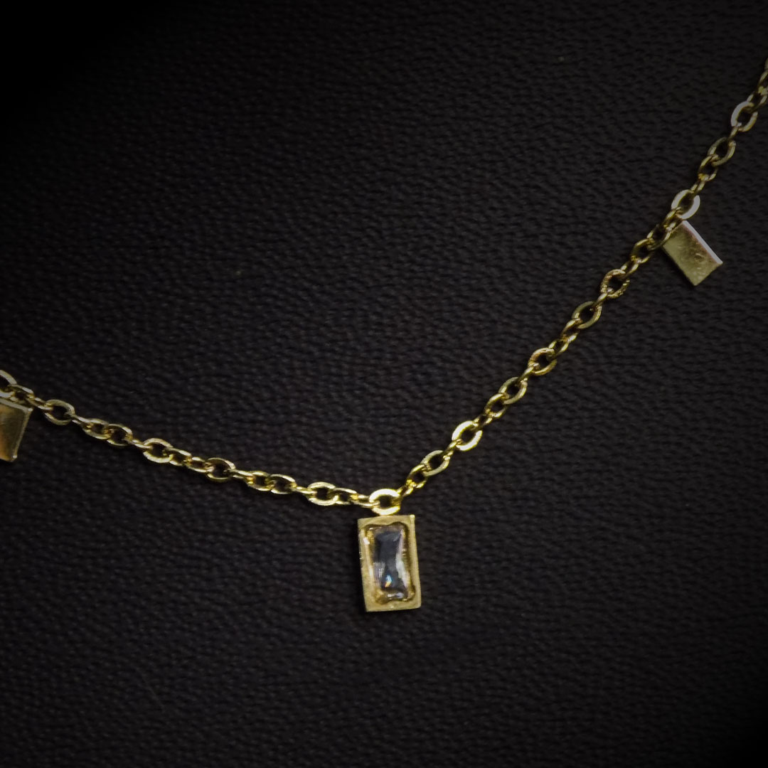 Elegant Gold Necklace