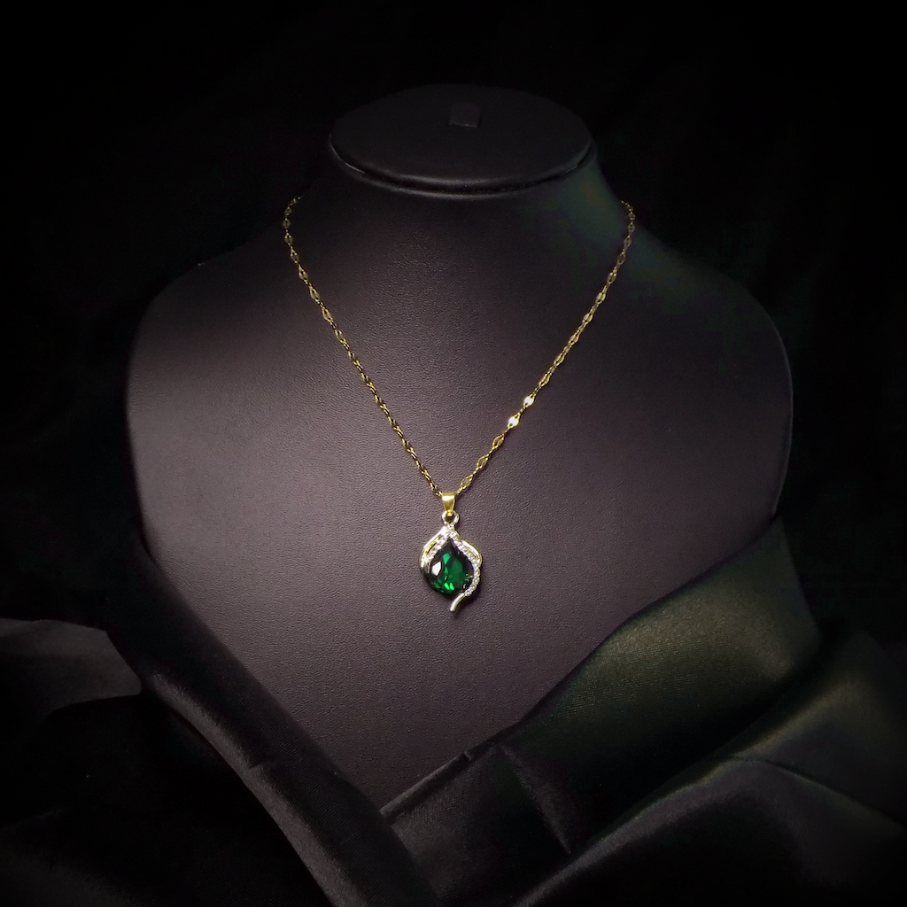 Elegant Green Gemstone Necklace