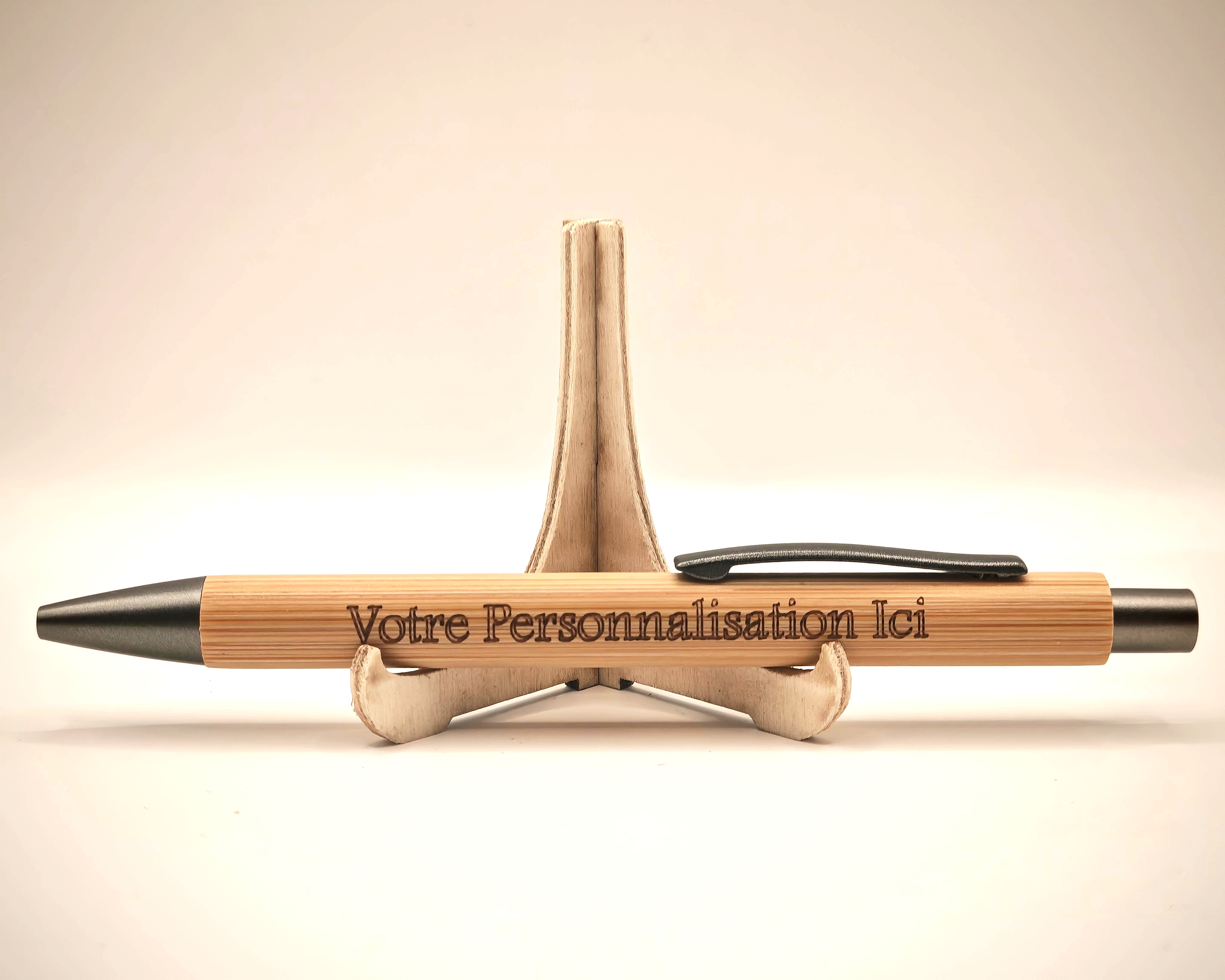 Stylo en bambou élégant personnalisé