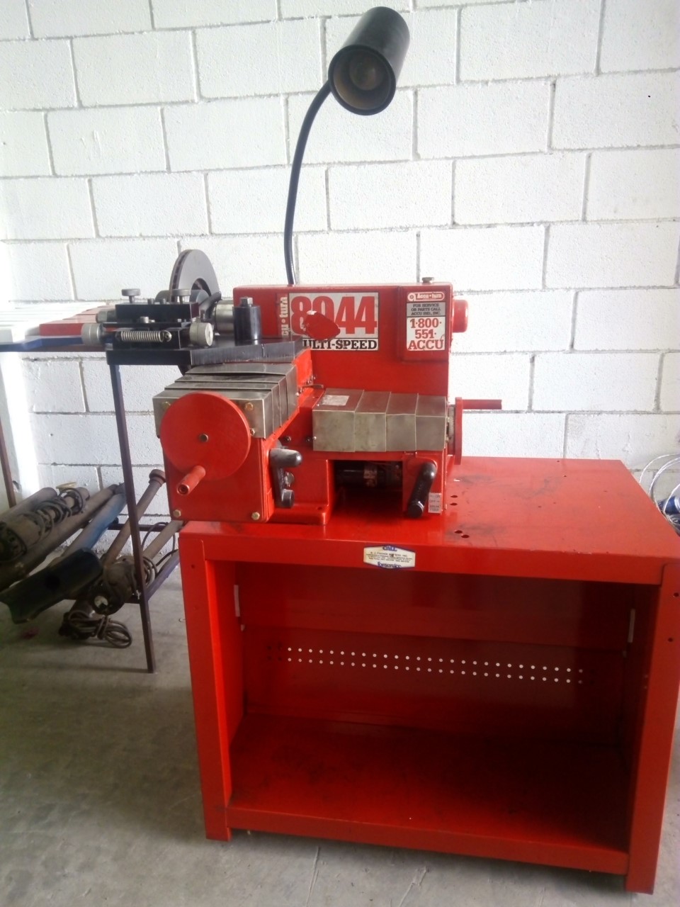 Maquina retificadora Accu-Turn 8944