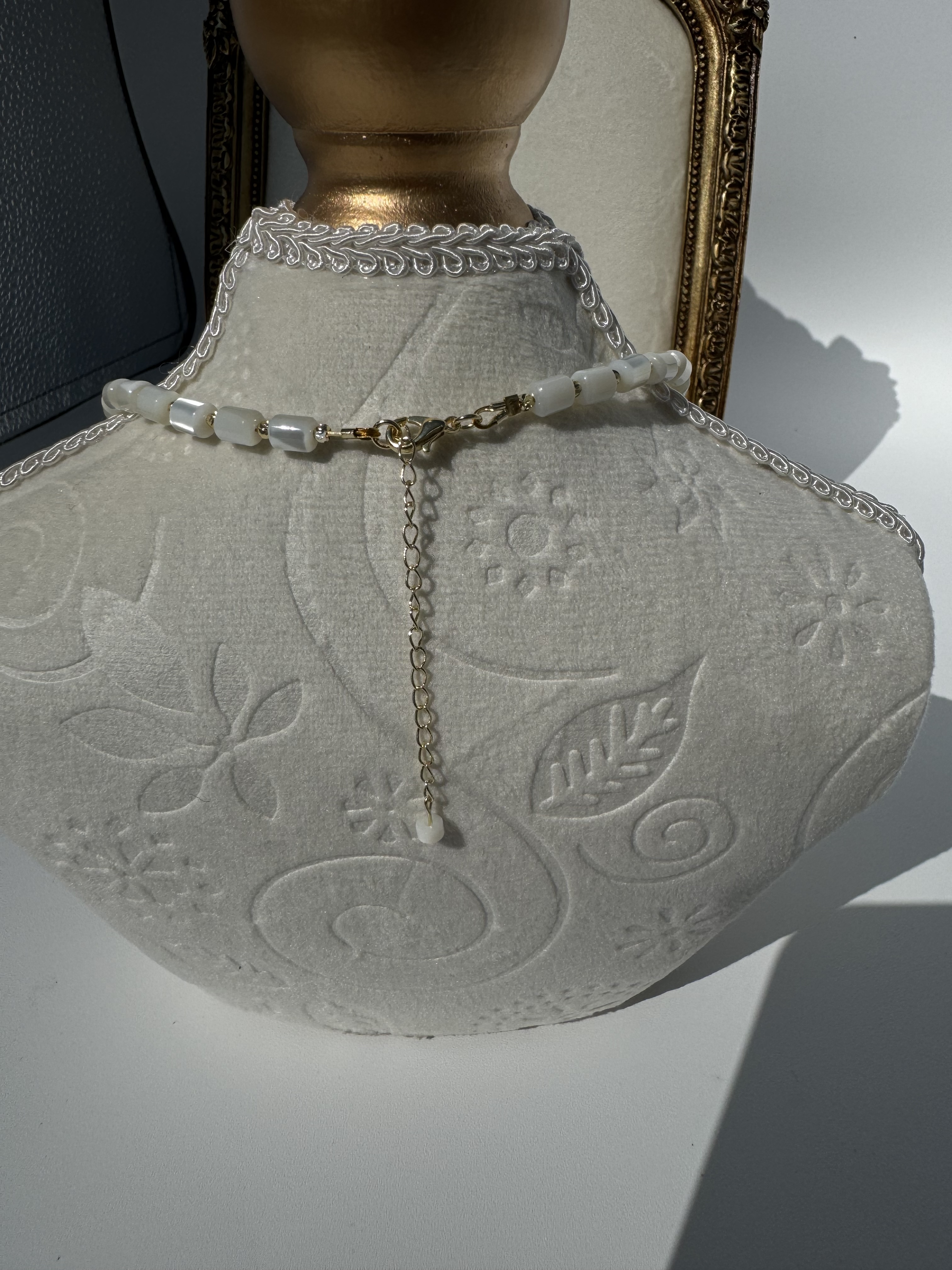 Elegant White Mother of pearl Beaded Necklace