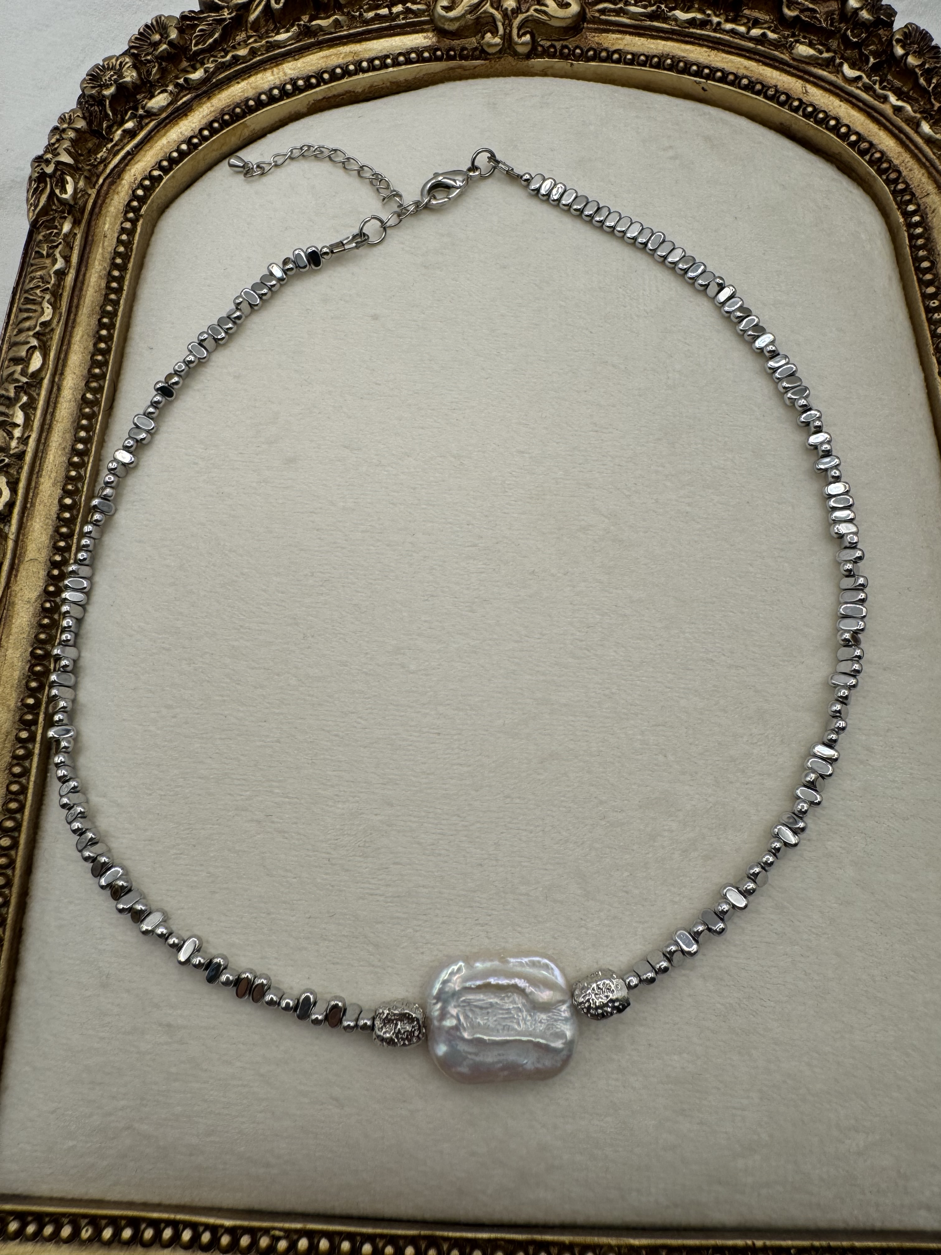 Elegant Hematite with baroque pearl Necklace