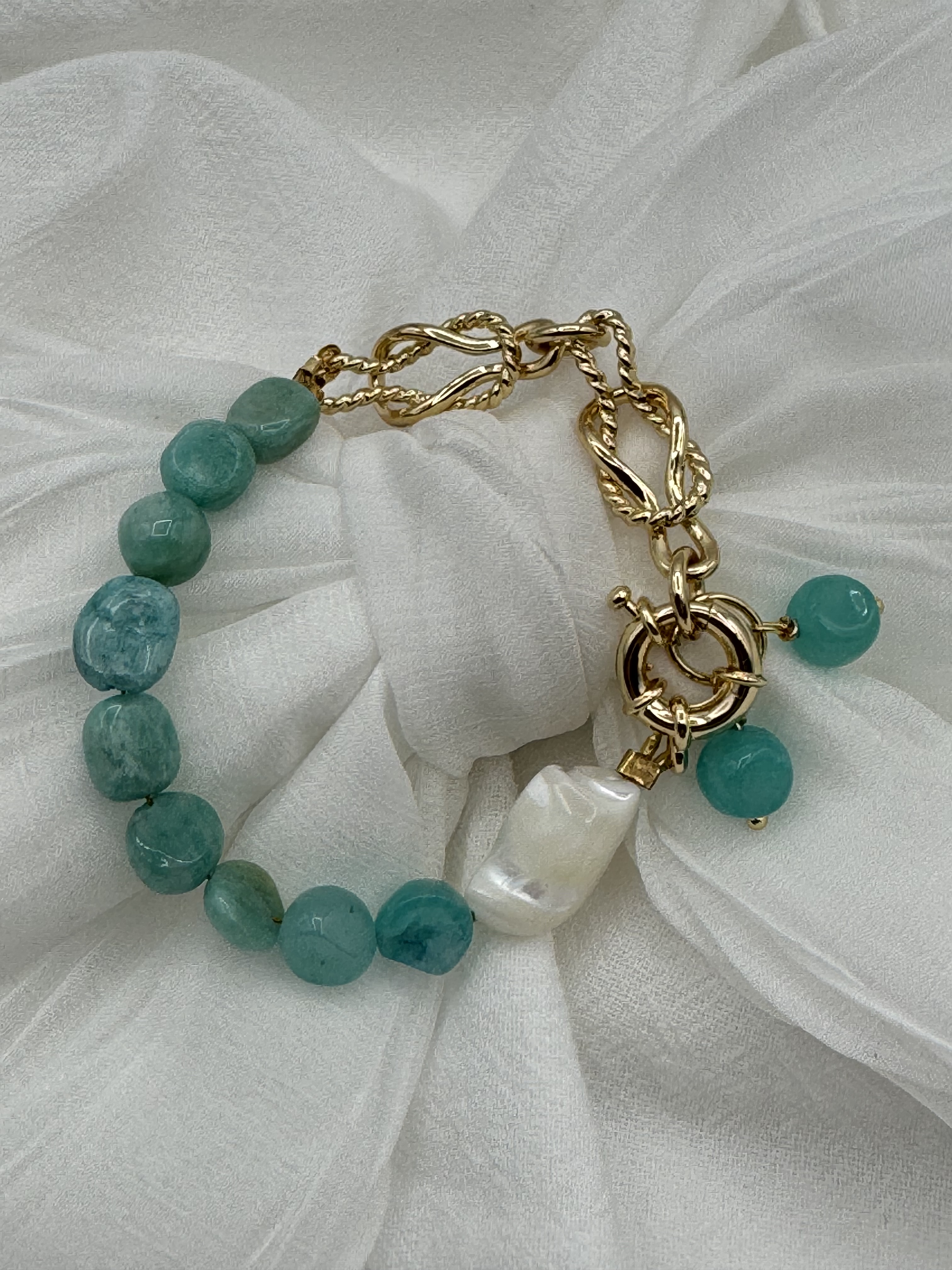 Elegant Amazonite Bead Bracelet