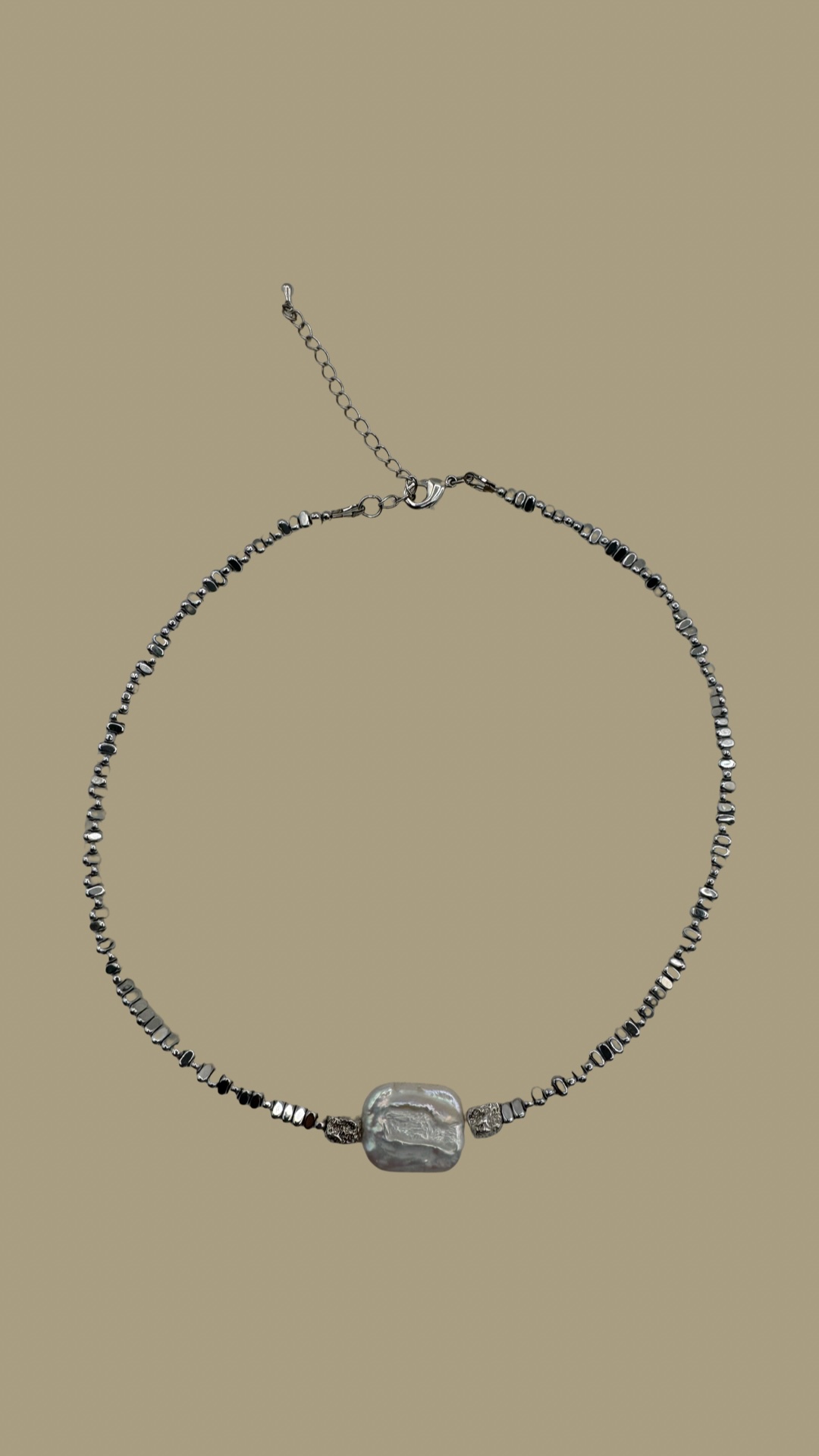 Elegant Hematite with baroque pearl Necklace