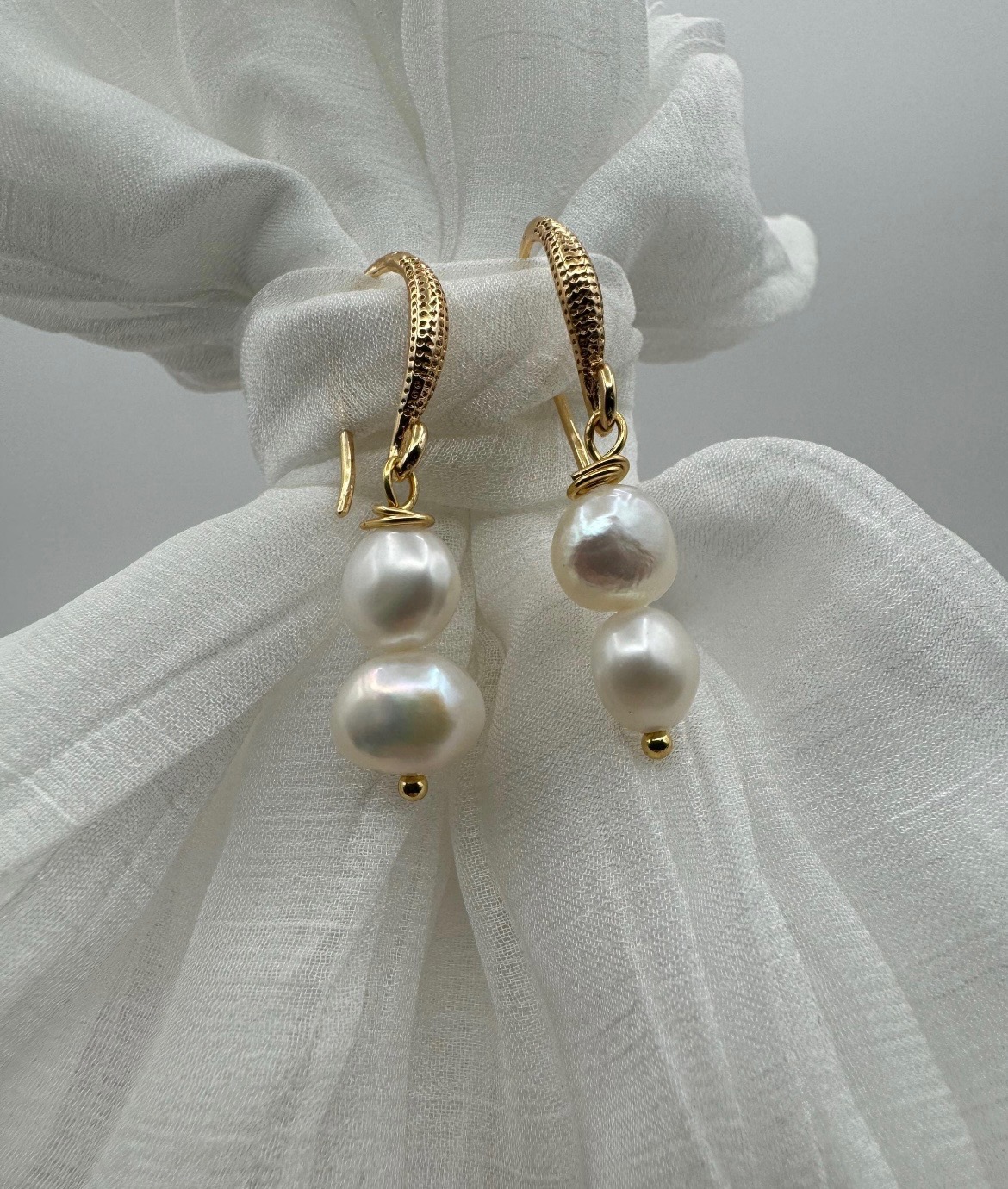 Elegant Gold Pearl Drop Earrings