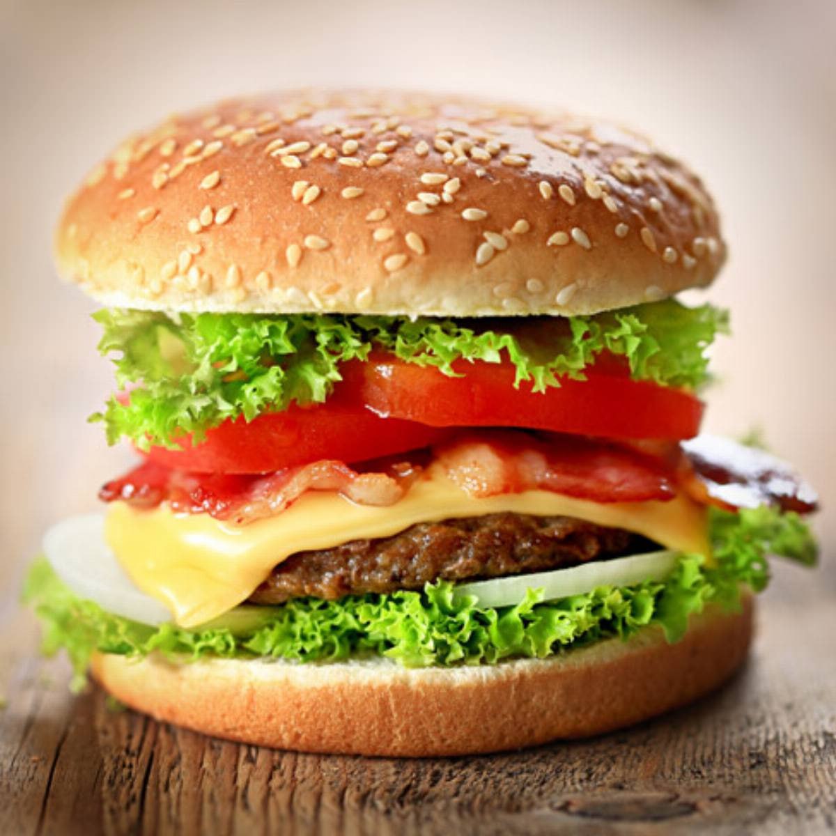Classic Bacon Cheeseburger