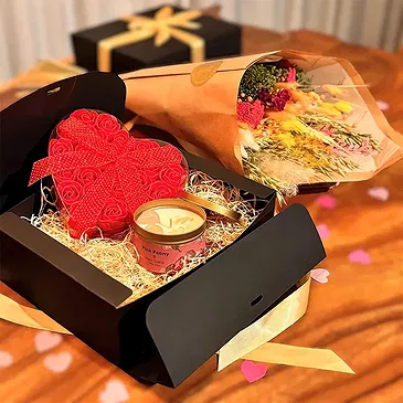 Romantic Giftset: Candle and Flower