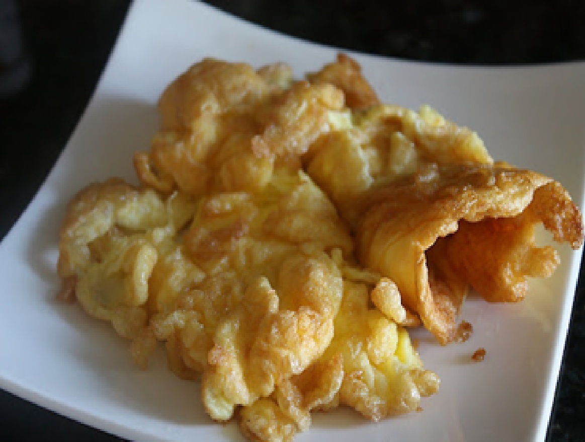 Fried eggs ( Omelete ), (煎蛋卷), Telur dadar goreng 