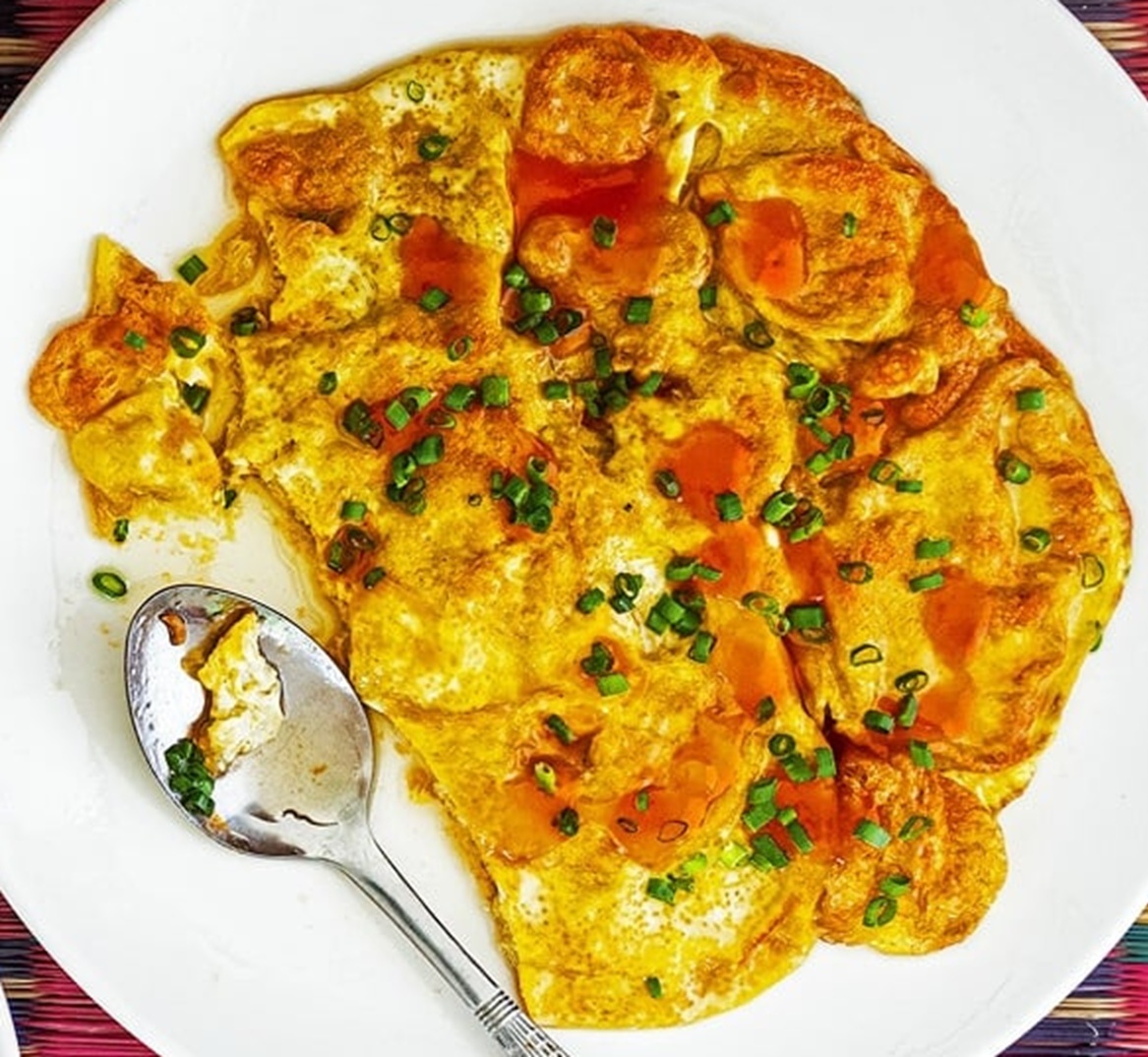 Fried eggs ( Omelete) with Tomatoes