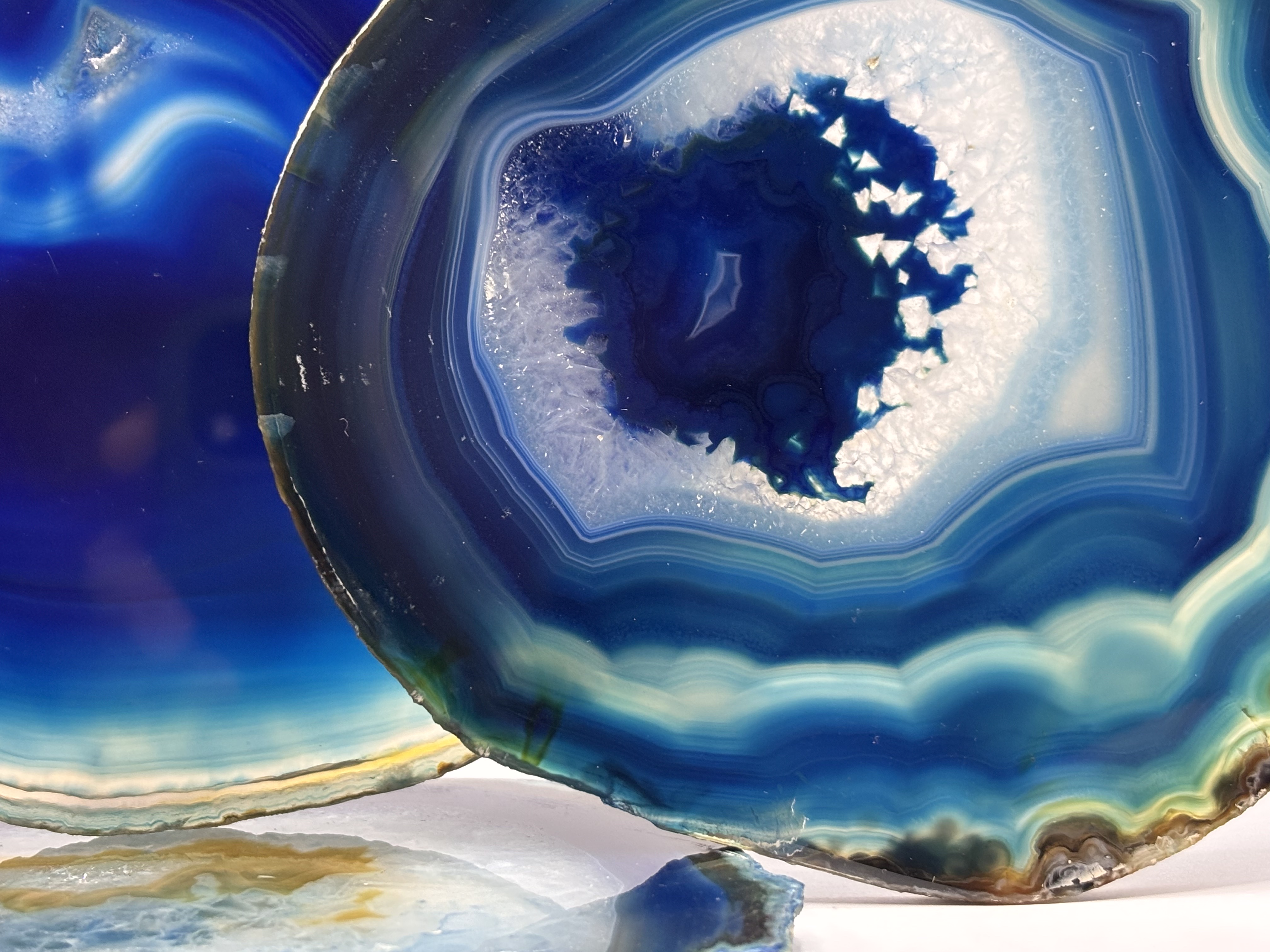 Conjunto de bases em ágata natural ( com tingido )