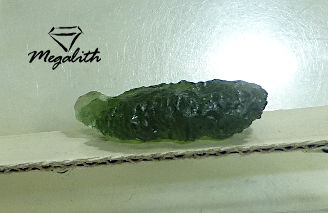 (AAR098) Moldavit Rohstein 