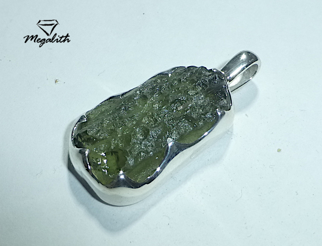 Moldavit Anhänger Rohstein (A808)