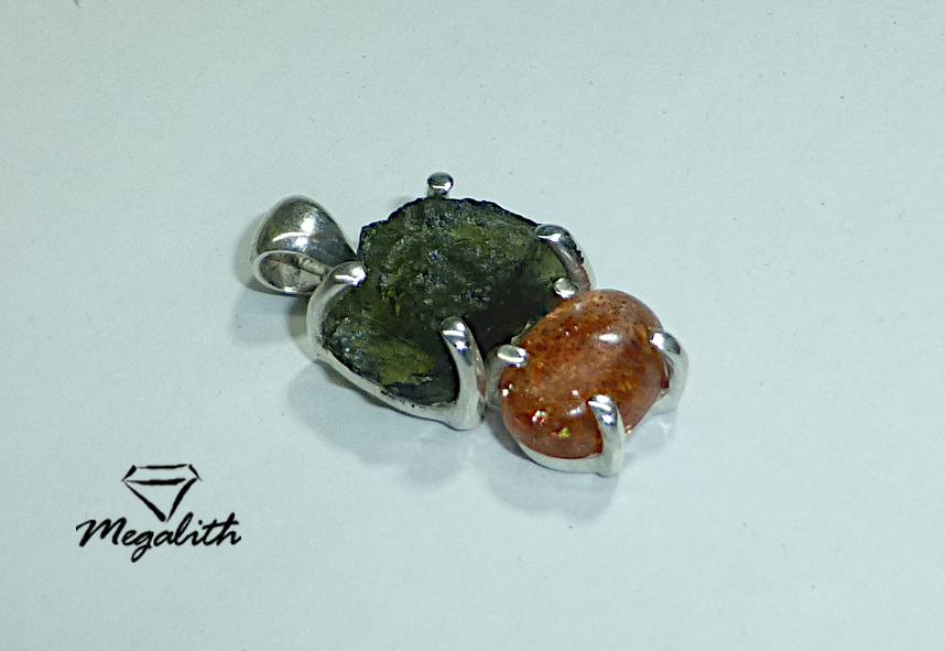 (Ak015) Moldavit Sonnenstein Anhänger 