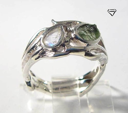 Moldavit / Mondstein Ring