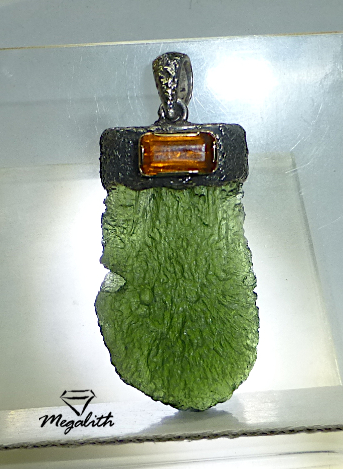 (E006) Moldavit Anhänger Tropfen