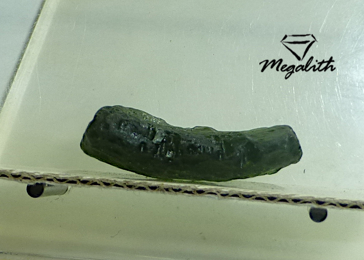 (AAR097) Moldavit Rohstein 