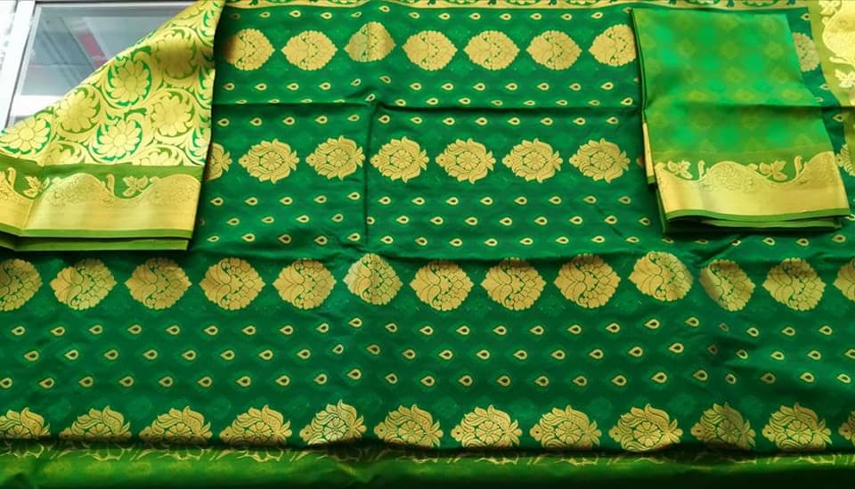 Grüne Seiden-Saree