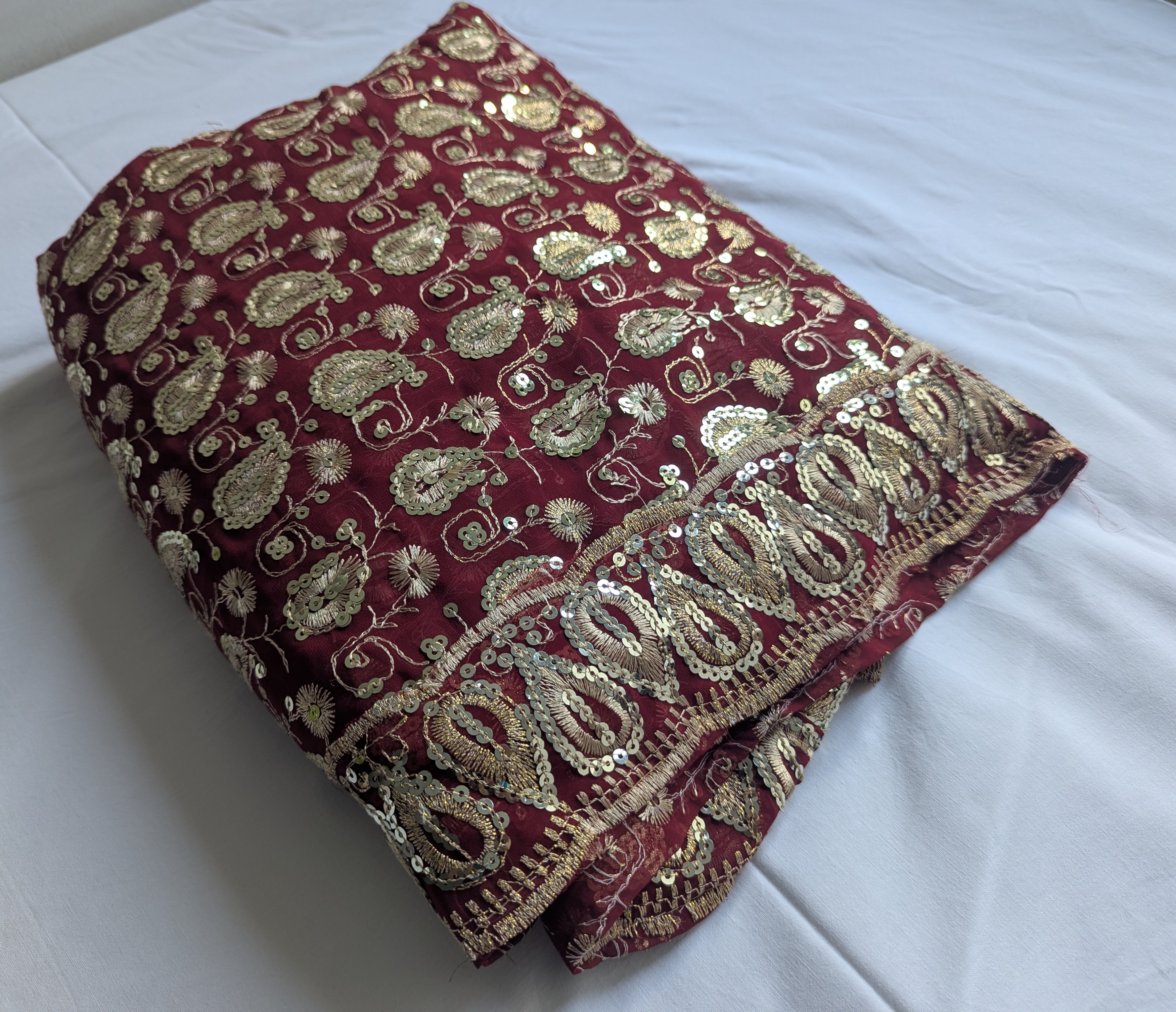 Boreaux roter bestickter Saree