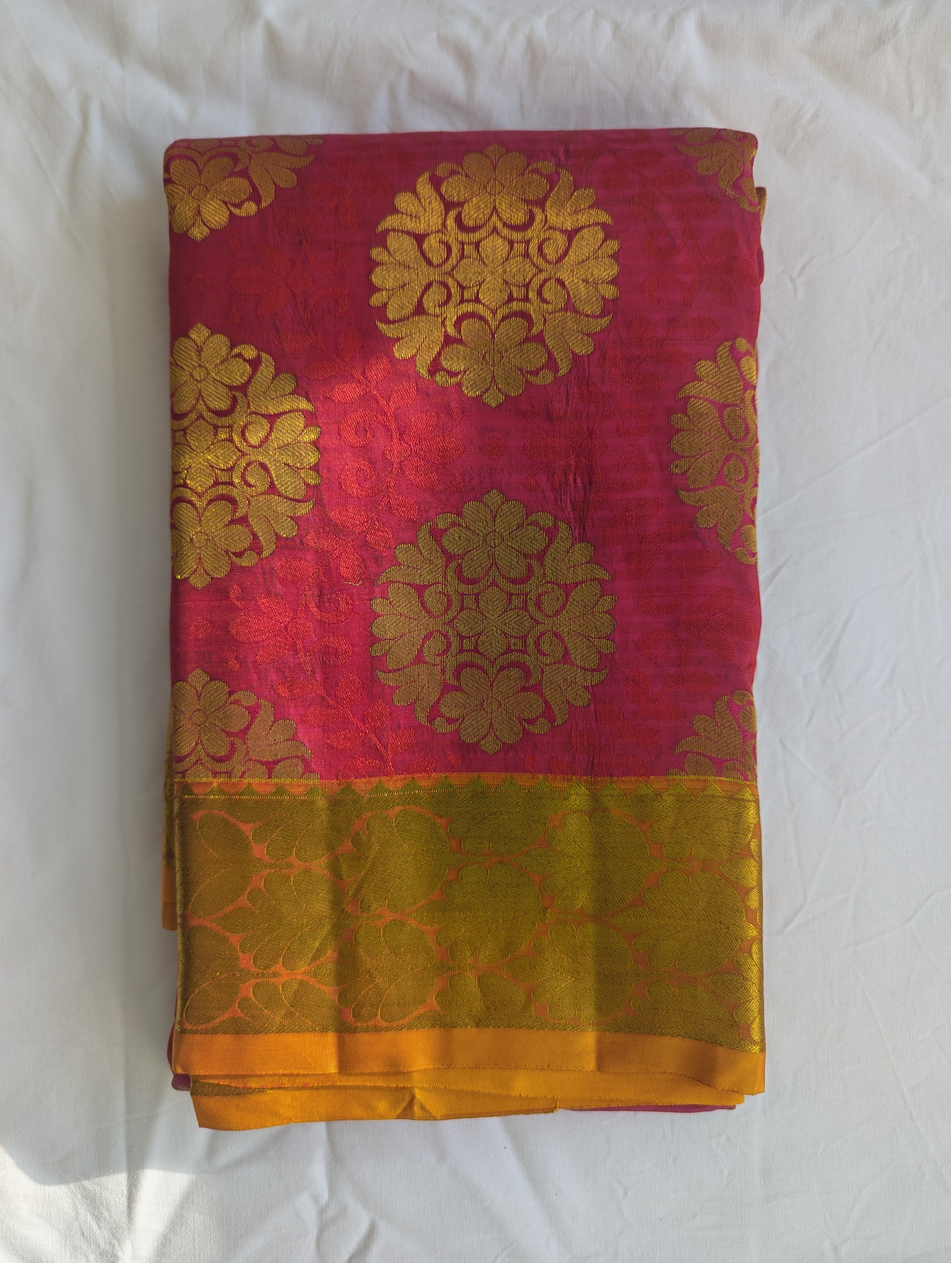 Eleganter Saree in Pink und Gold