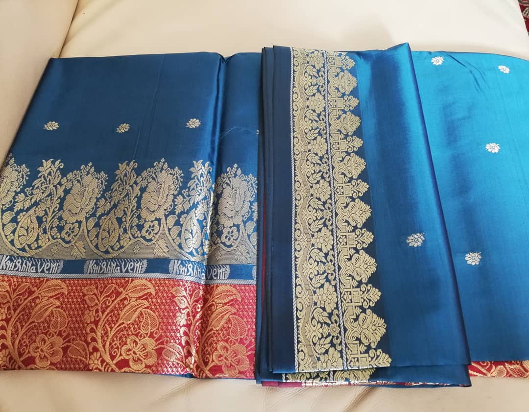 Royalblauer Saree