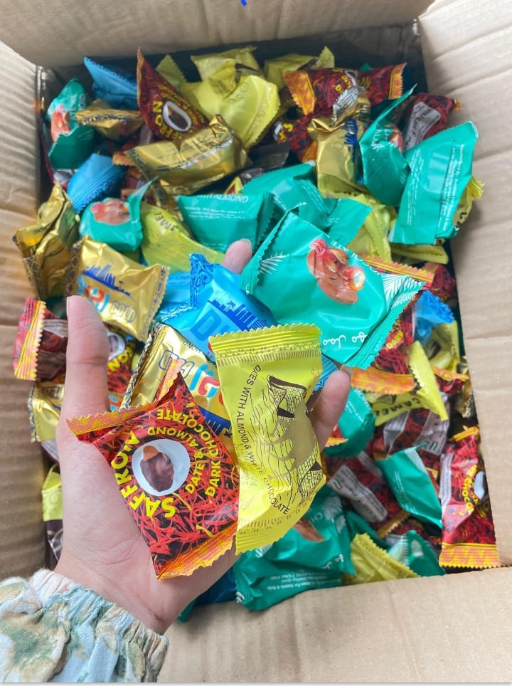 Coklat Kurma Almond