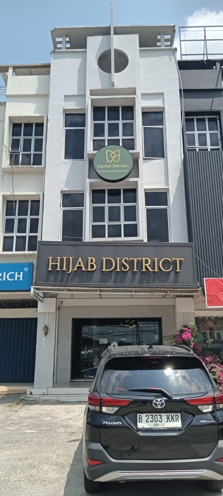 Hijab District