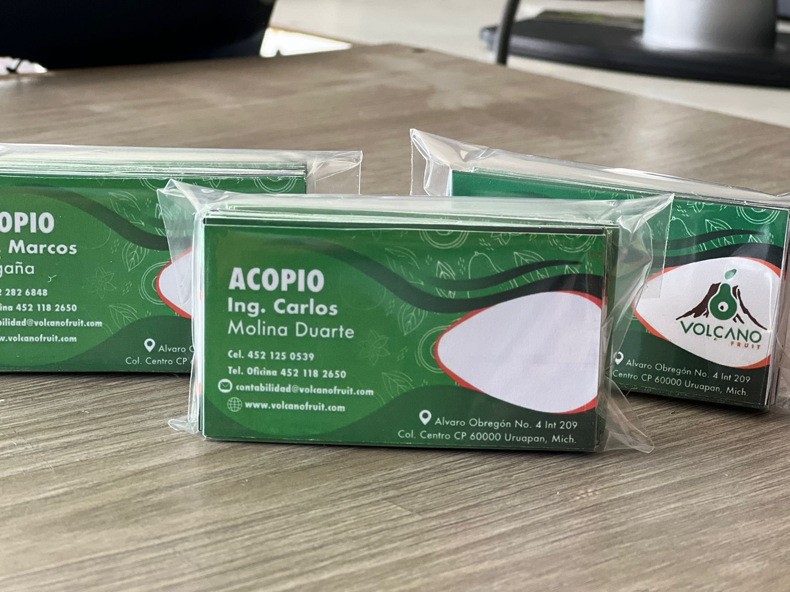 Tarjetas de presentación por ciento, ambos lados