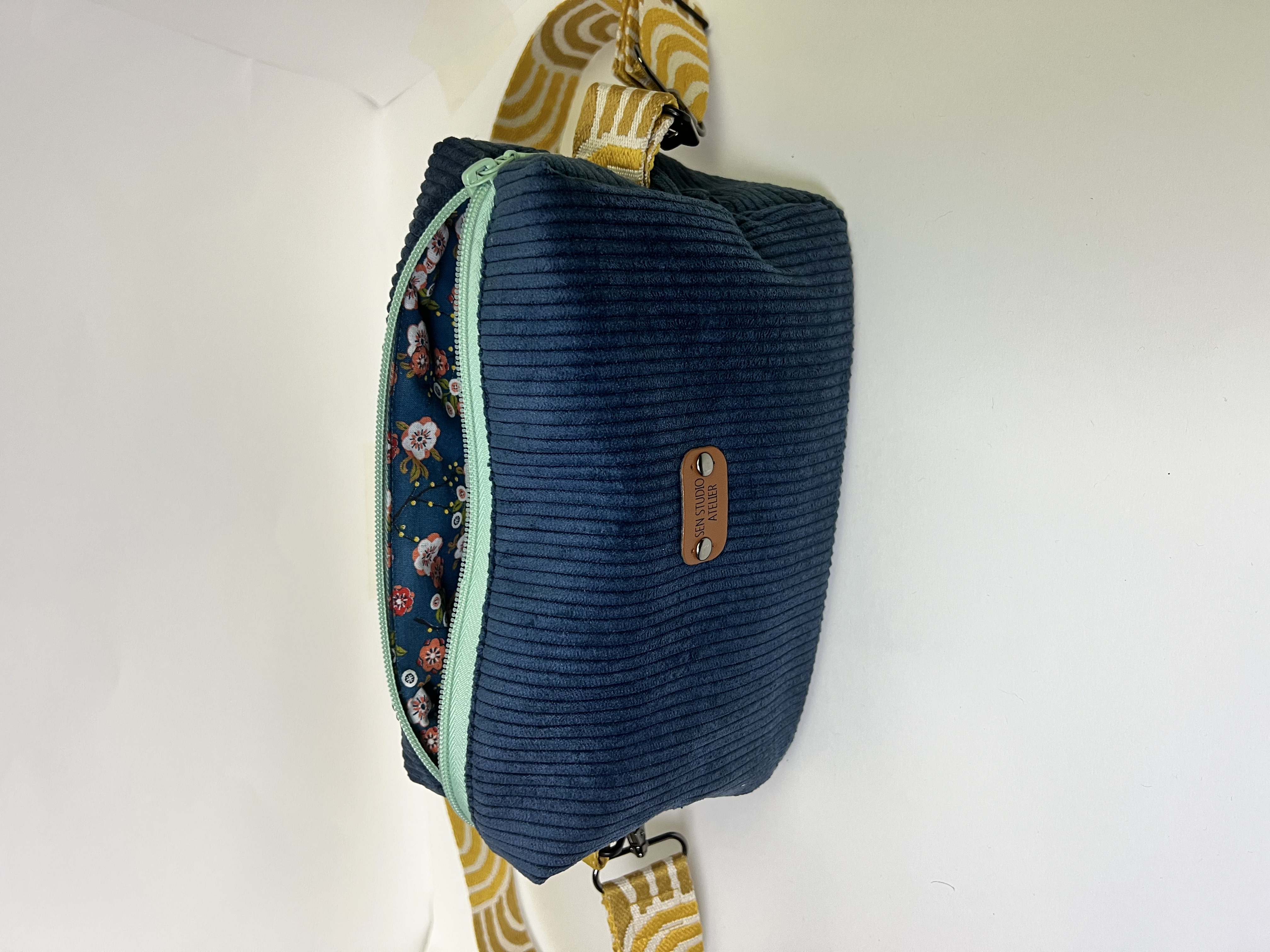 Bolso modelo Asun en pana