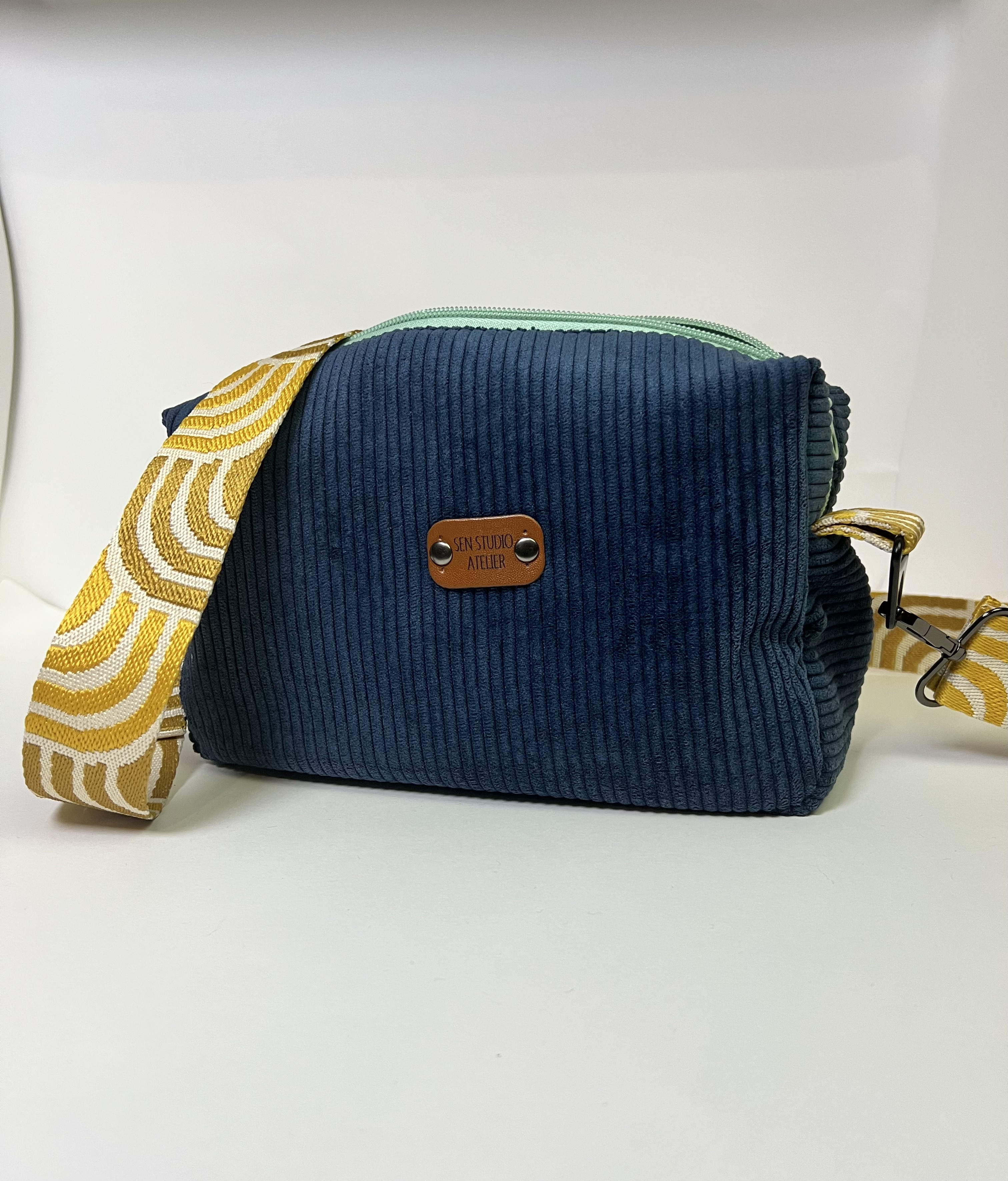 Bolso modelo Asun en pana