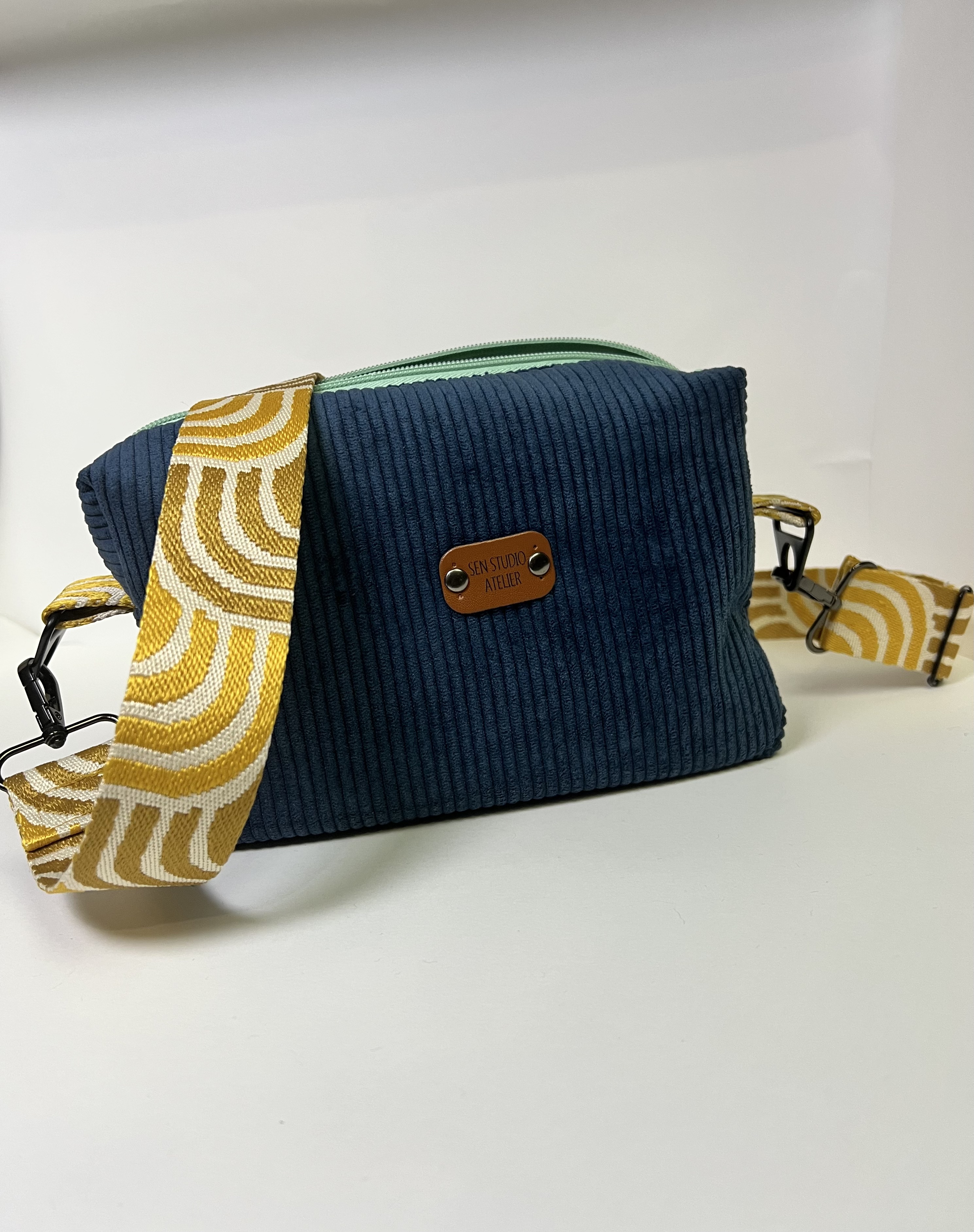 Bolso modelo Asun en pana