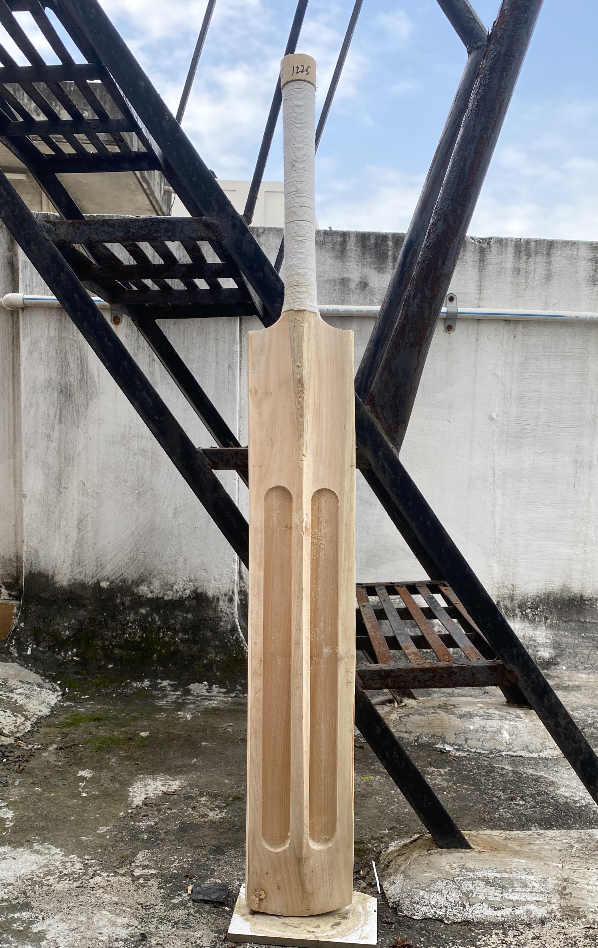 #015 PREMIERE EDITION HT SIZE 35 SEMI UPPER BLADE G2/KW - 1075g