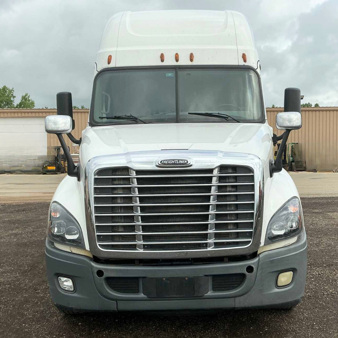 Freightliner Cascadia Semi Truck