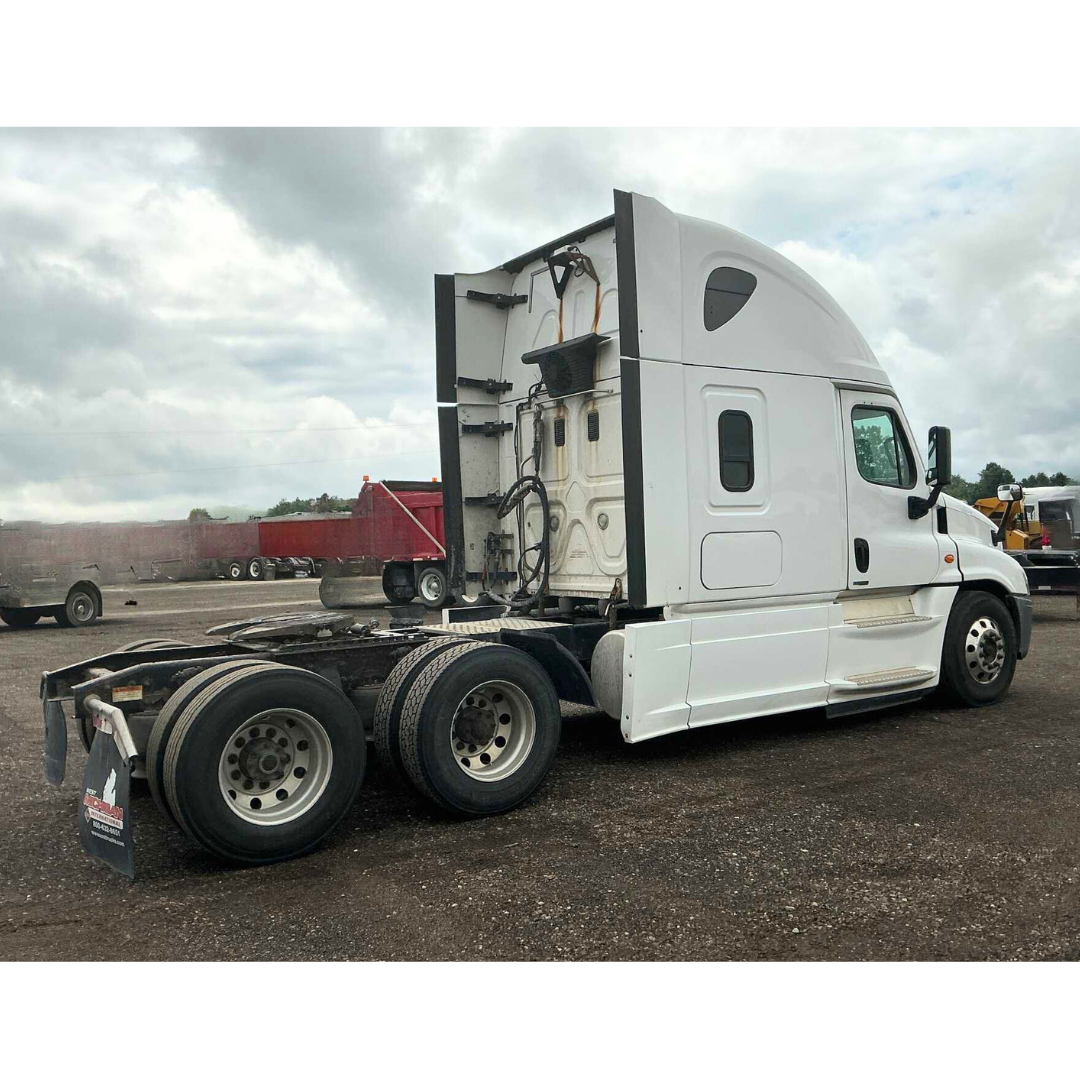 Freightliner Cascadia Semi Truck