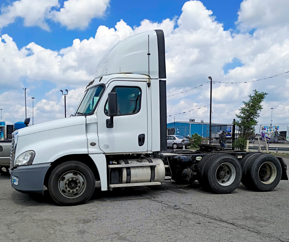 2017 Freightliner Cascadia Day Cab