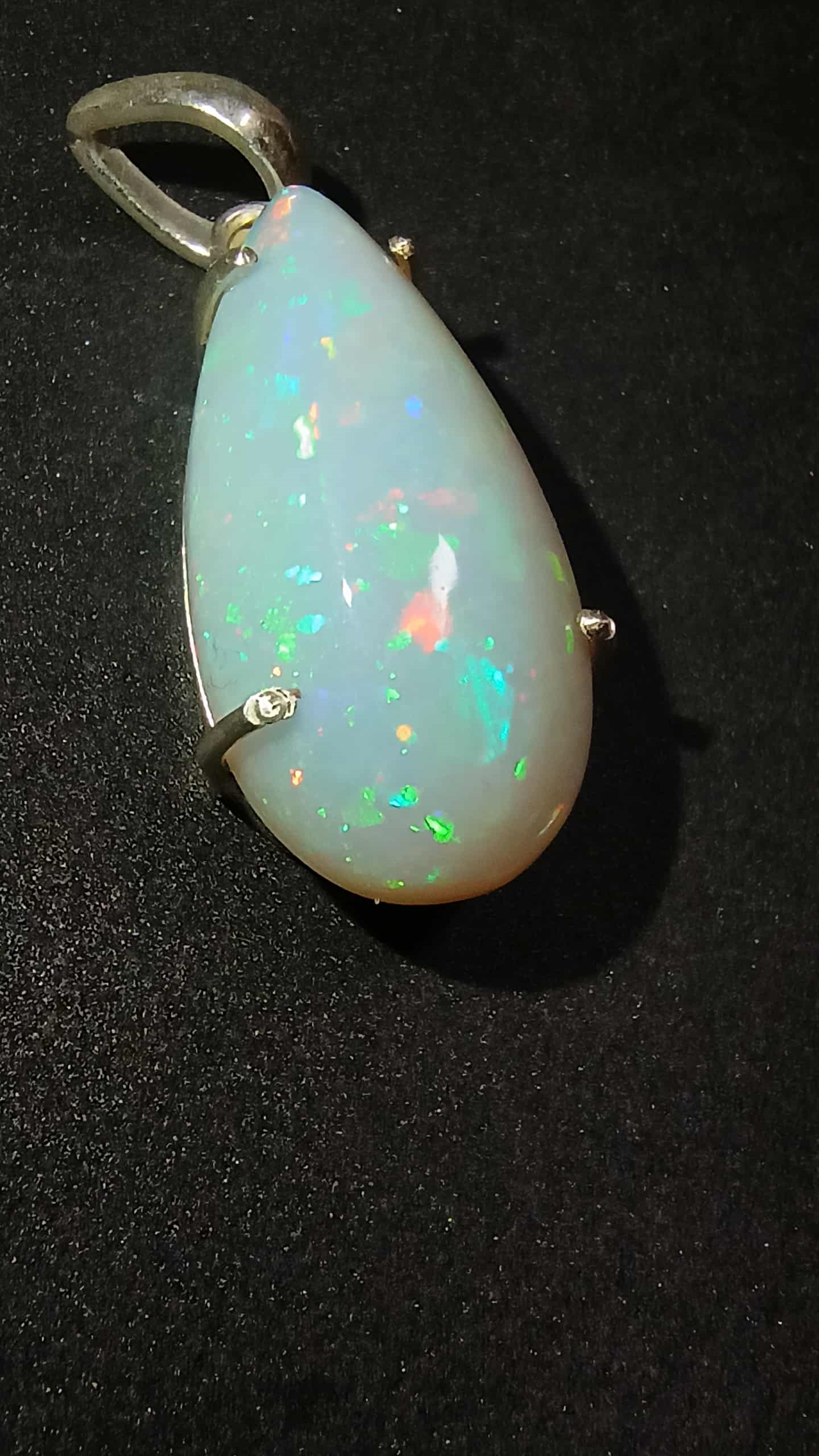 18 carat Teardrop Ethiopian Welo Opal