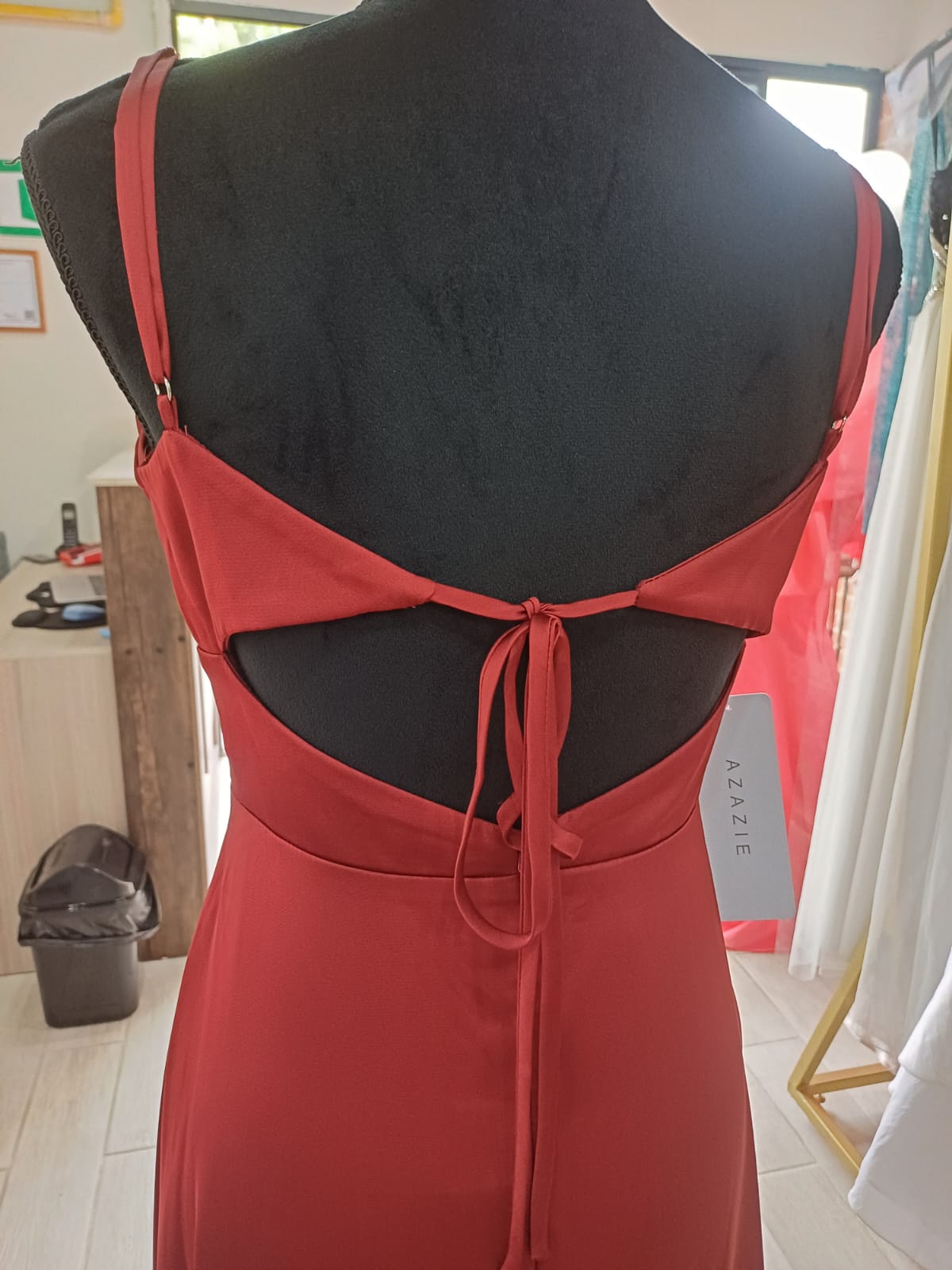 Vestido midi rojo elegante