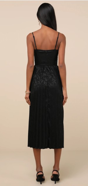 Vestido negro plisado