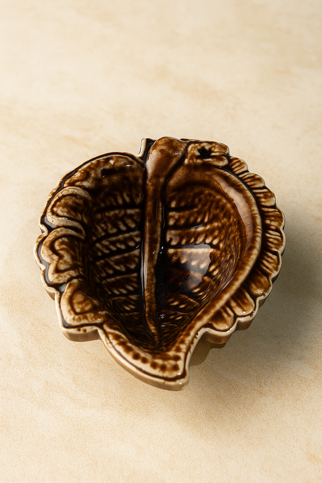 Vintage Leaf-Shaped Ceramic Diyas(SET OF 5)