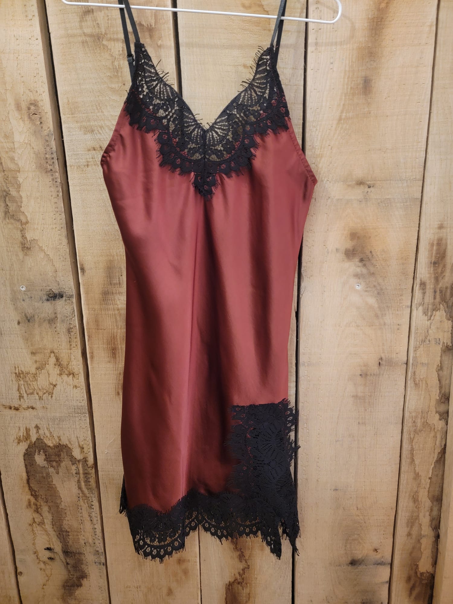 Ensemble élégant bordeaux