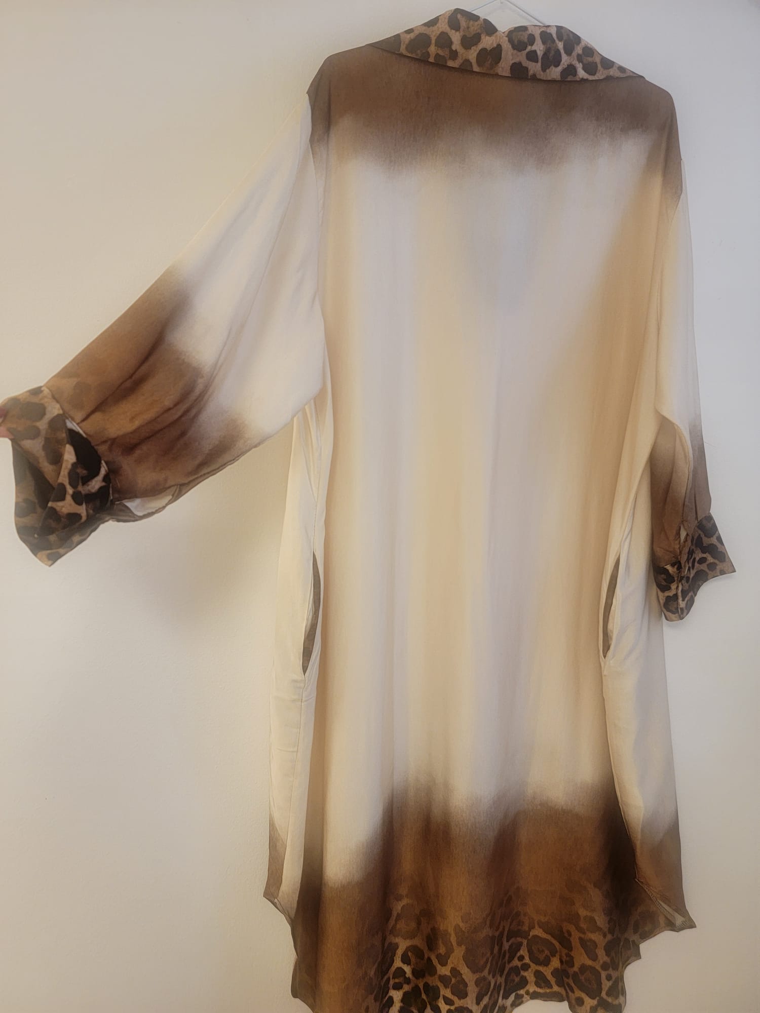 Robe caftan à imprimé léopard