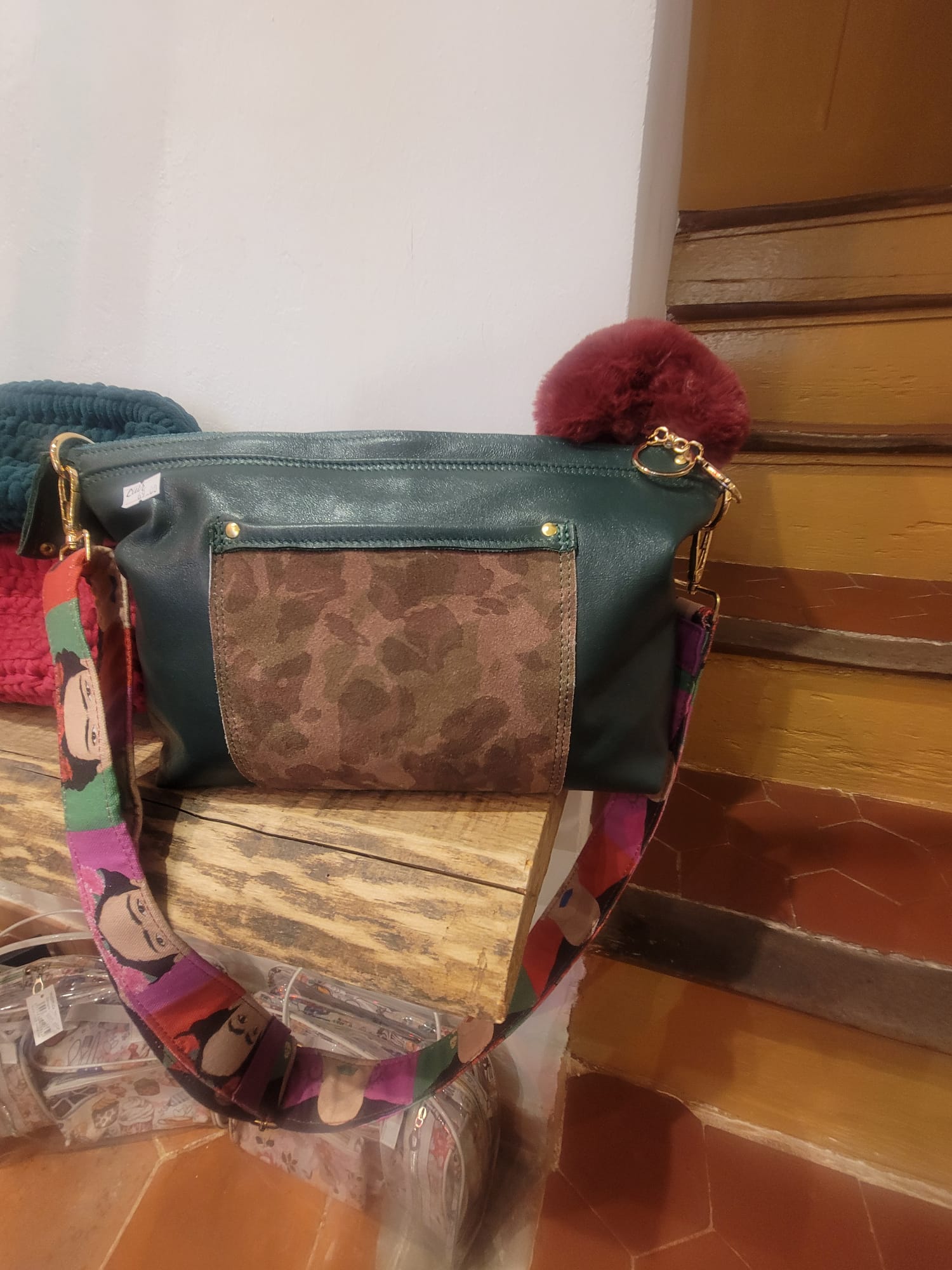 Sac à main en cuir vert création unique.