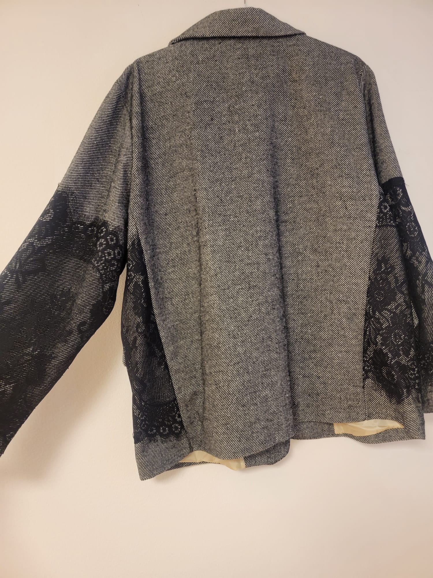 Veste grise à manches dentelle grande taille