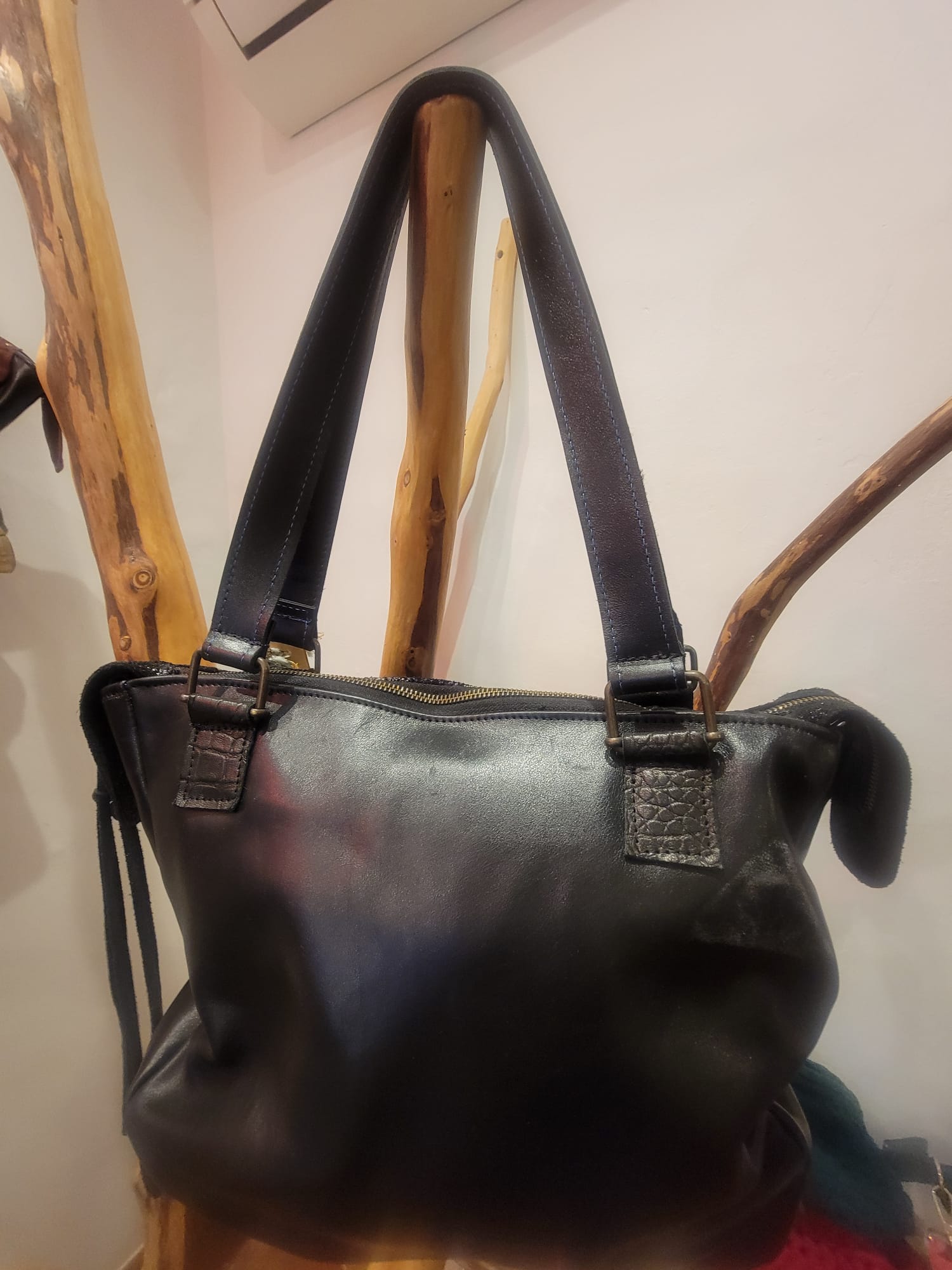 Sac à main cuir modèle unique.